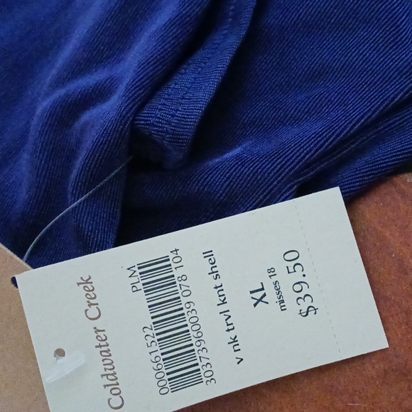 V-Neck Knit Shell - Picture 3 of 5